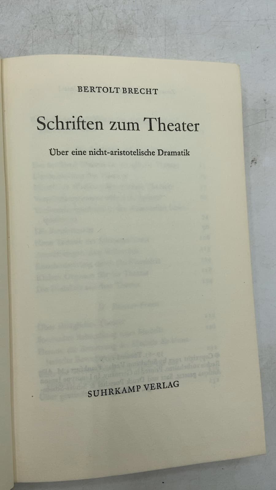 Schriften zum Theater: Über eine nicht-aristotelische Dramatik by Bertolt Brecht - title page