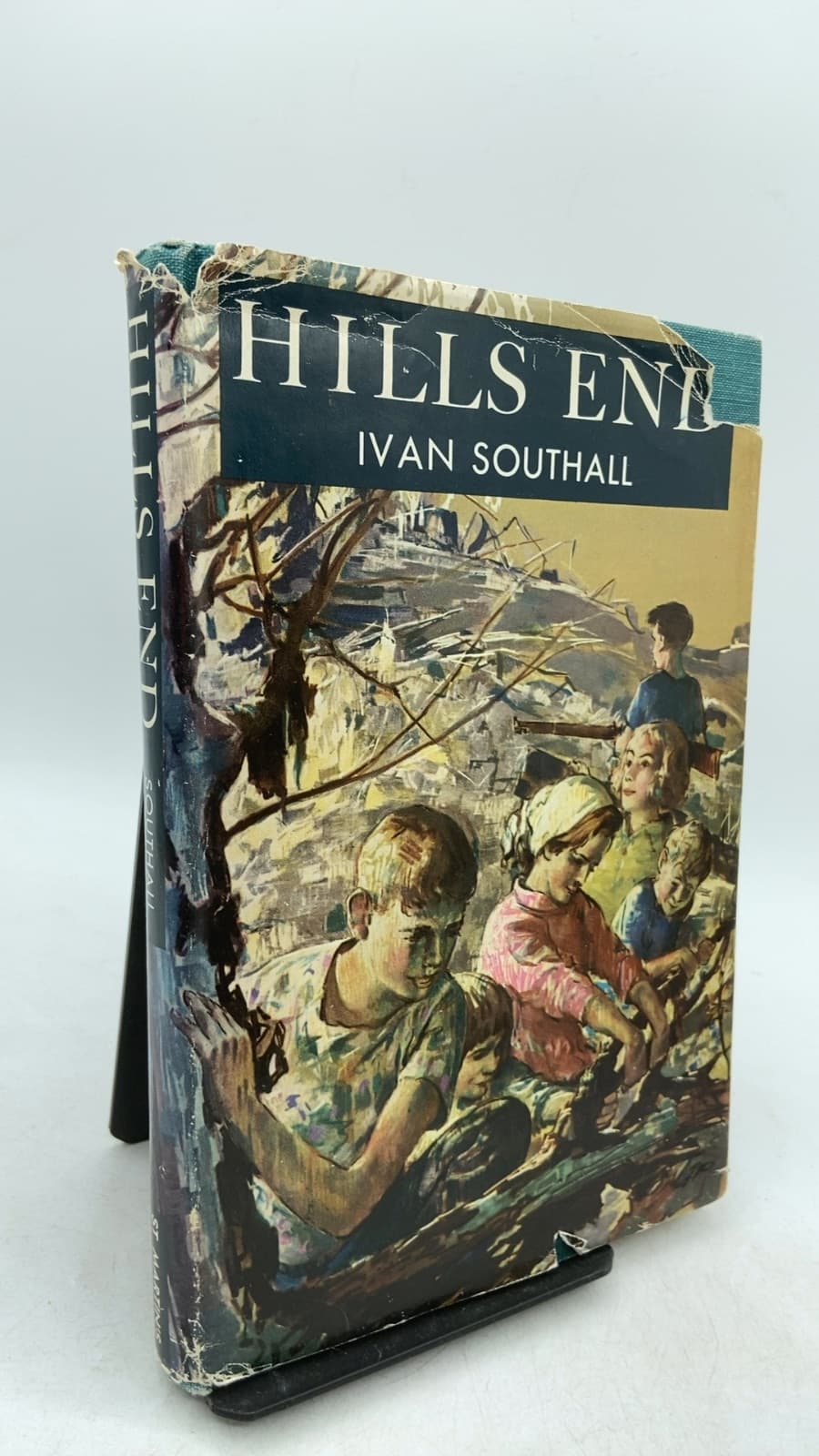 Hills End by Ivan Southall - front cover