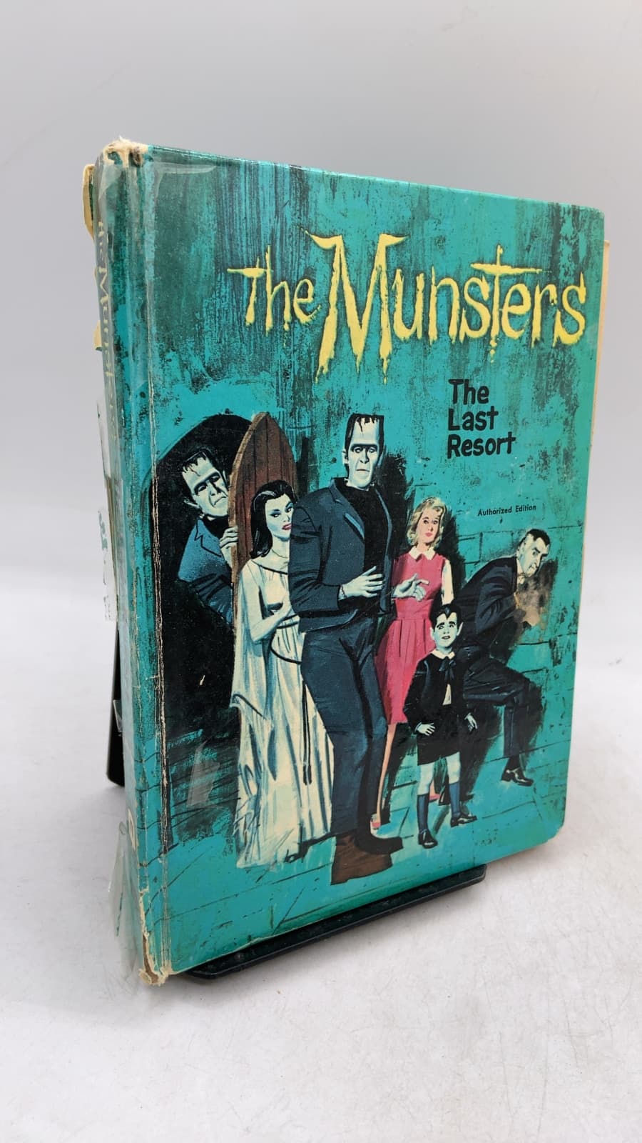 The Munsters: The Last Resort by William Johnston - front cover