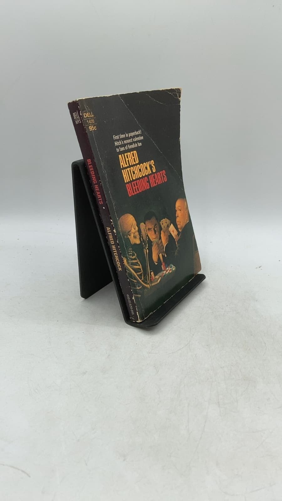 Bleeding Hearts by Alfred Hitchcock (Editor) - front cover