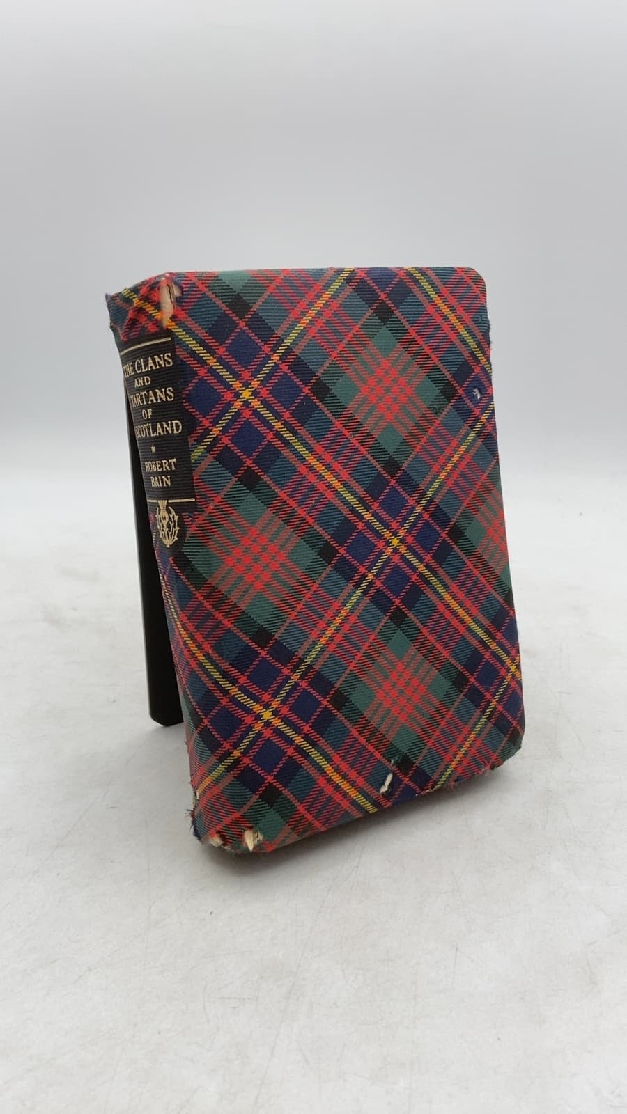 THE Clans AND Tartans OF Scotland by Robert Bain - front cover