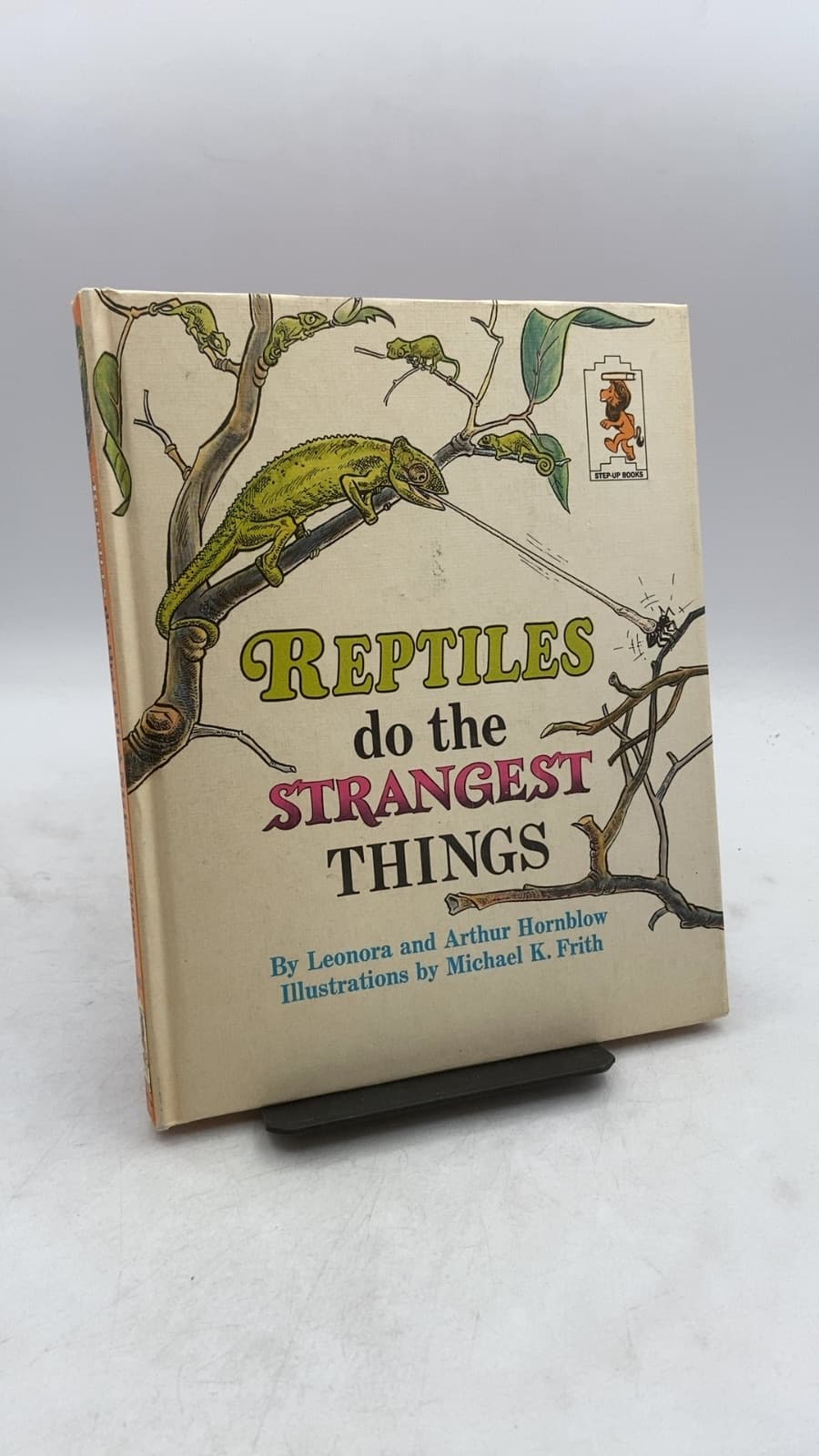 Reptiles Do the Strangest Things by Leonora and Arthur Hornblow - front cover