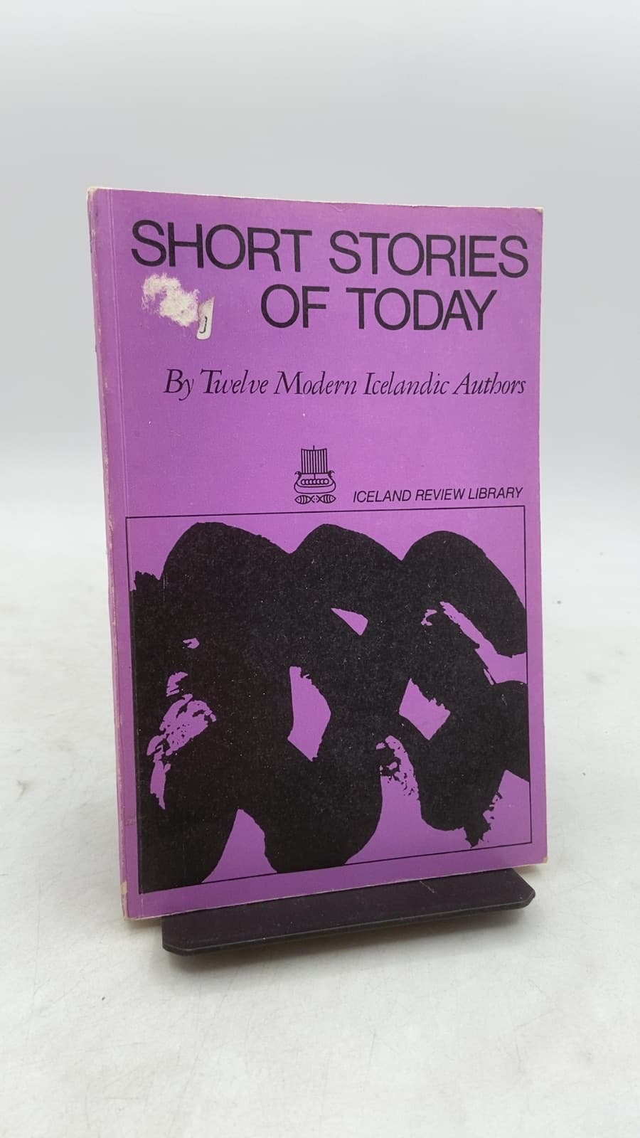 Short Stories of Today by Twelve Modern Icelandic Authors by Translated by Alan Boucher - front cover