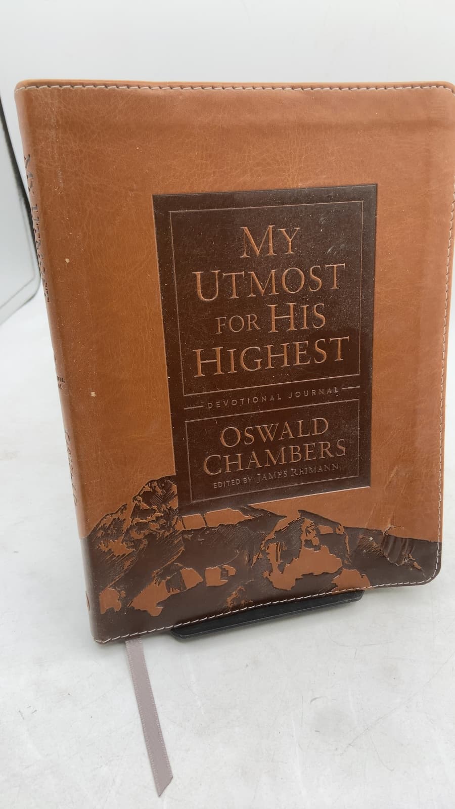 My Utmost for His Highest Devotional Journal: Updated Edition by Oswald Chambers - front cover