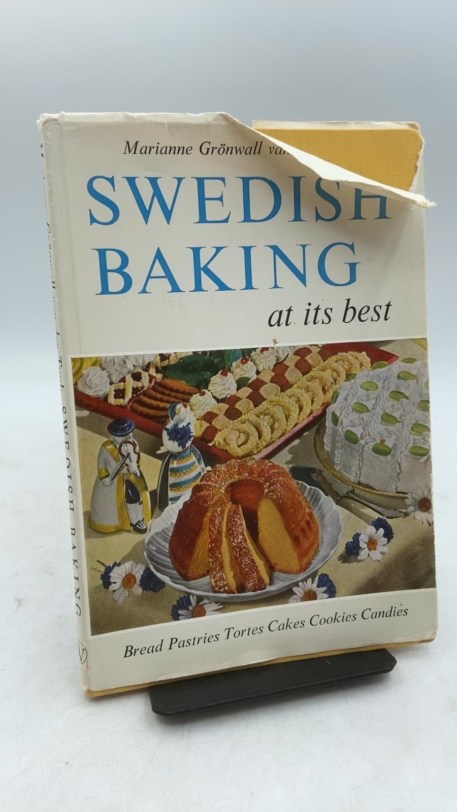 Swedish Baking at its Best by Marianne Grönwall van der Tuuk - front cover
