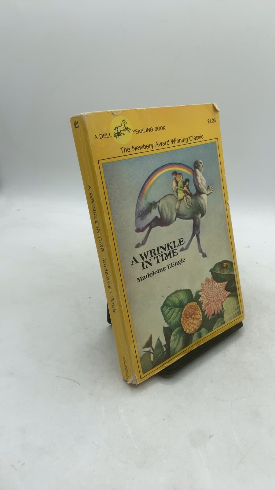 A Wrinkle in Time by Madeleine L'Engle - front cover