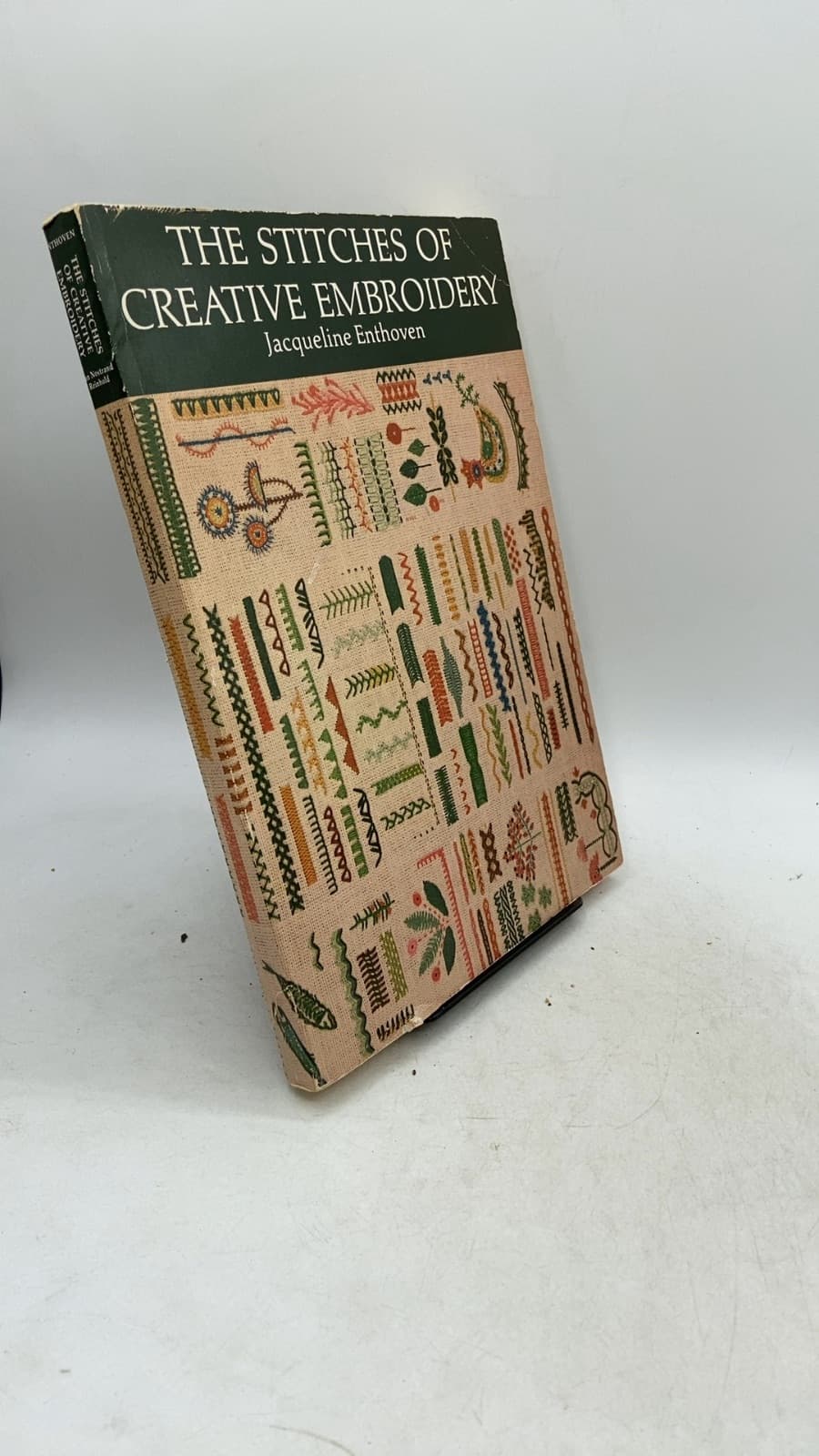 THE Stitches OF Creative Embroidery by Jacqueline Enthoven - front cover