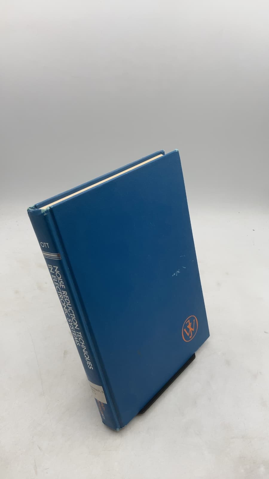 Noise Reduction Techniques in Electronic Systems by Henry W. Ott - front cover