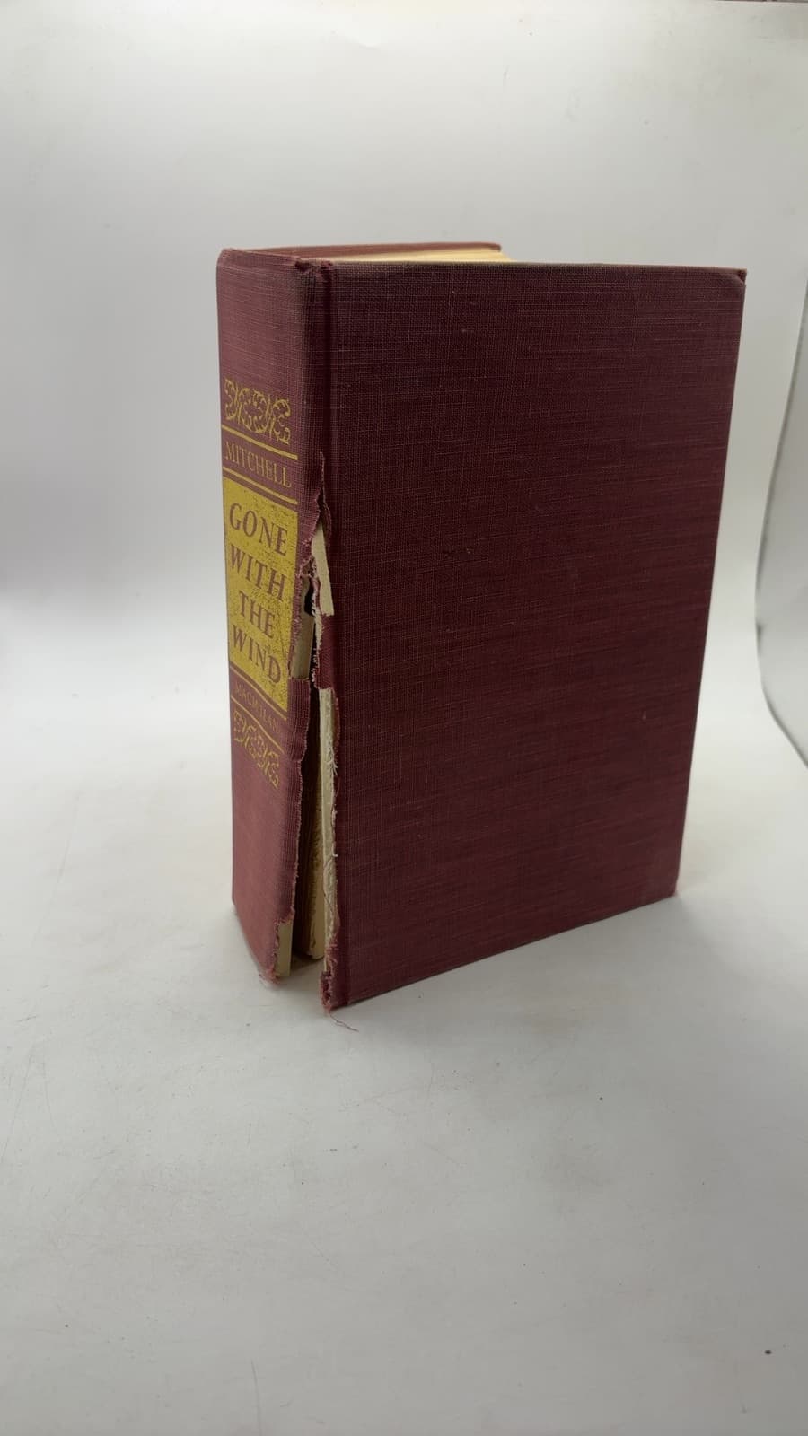 Gone With The Wind by Margaret Mitchell - front cover