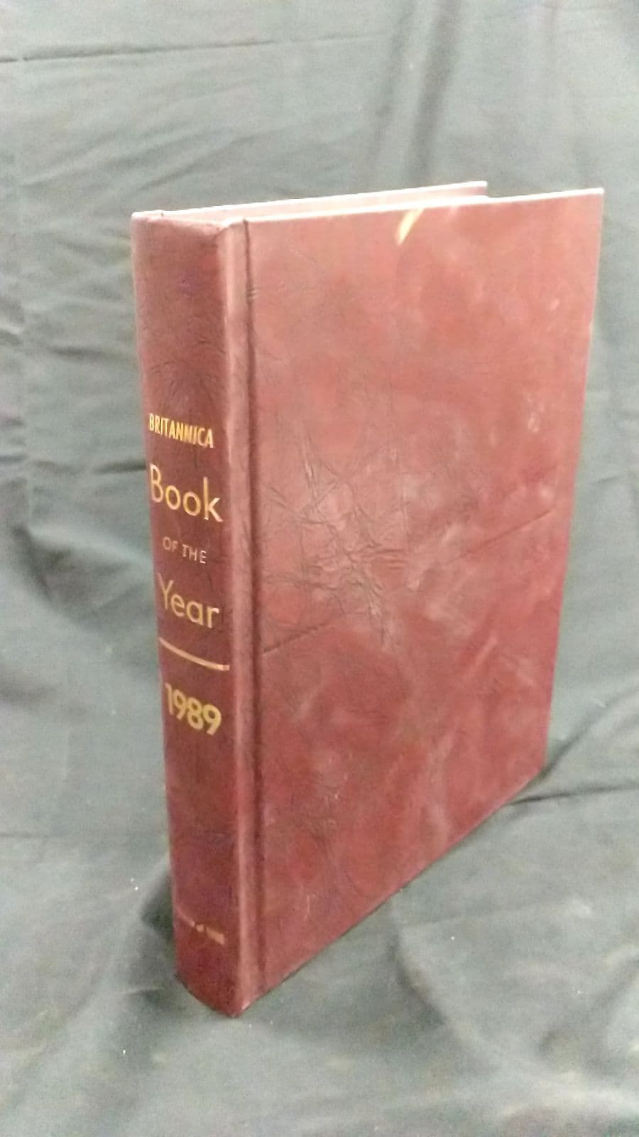 1989 Britannica Book of the Year by Encyclopedia Britannica, Inc. - front cover