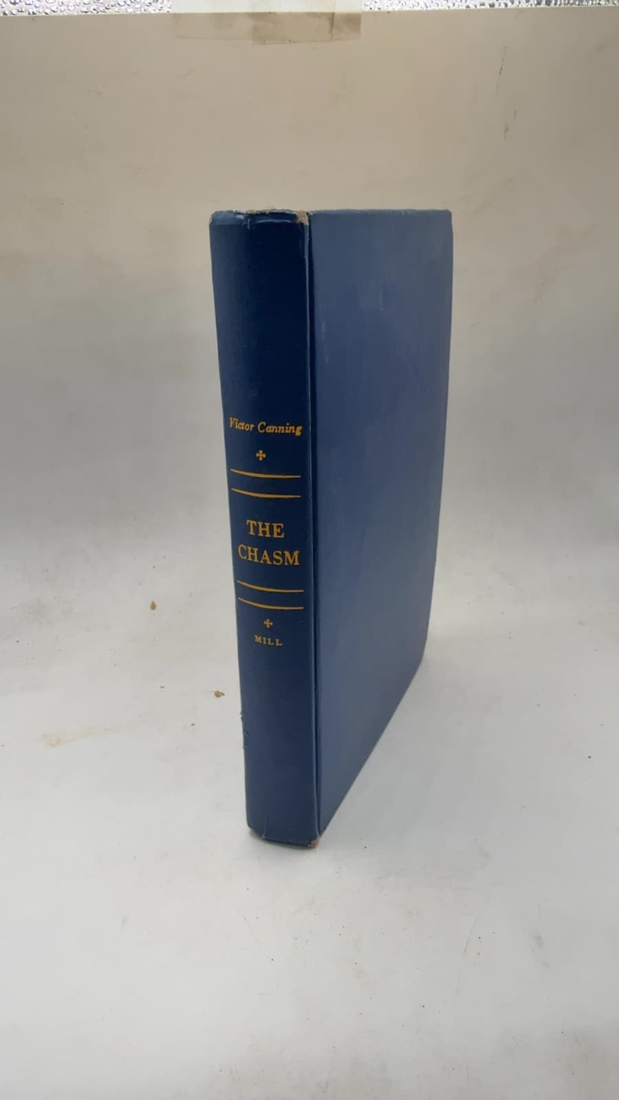 THE Chasm by Victor Canning - front cover