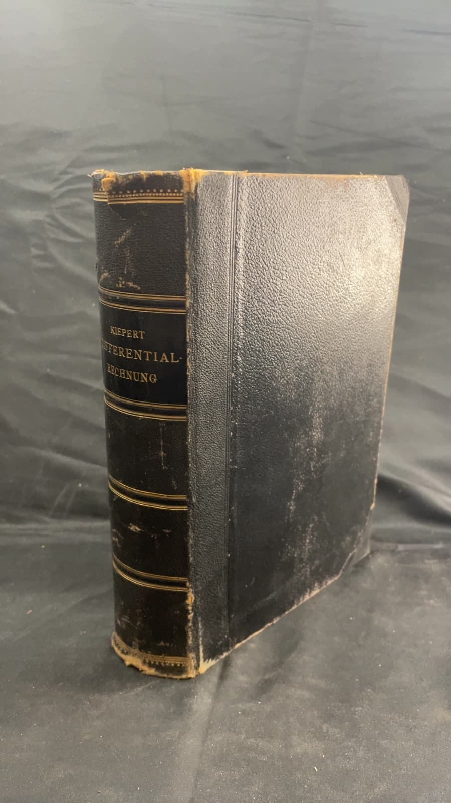 Grundriß der Differential- und Integral-Rechnung by Dr. Ludwig Kiepert - front cover
