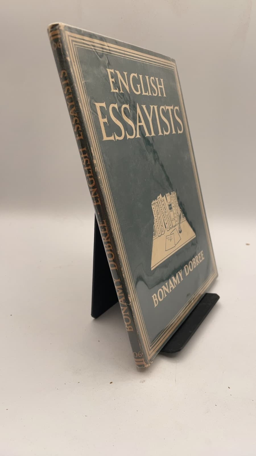 English Essayists by Bonamy Dobrée - front cover