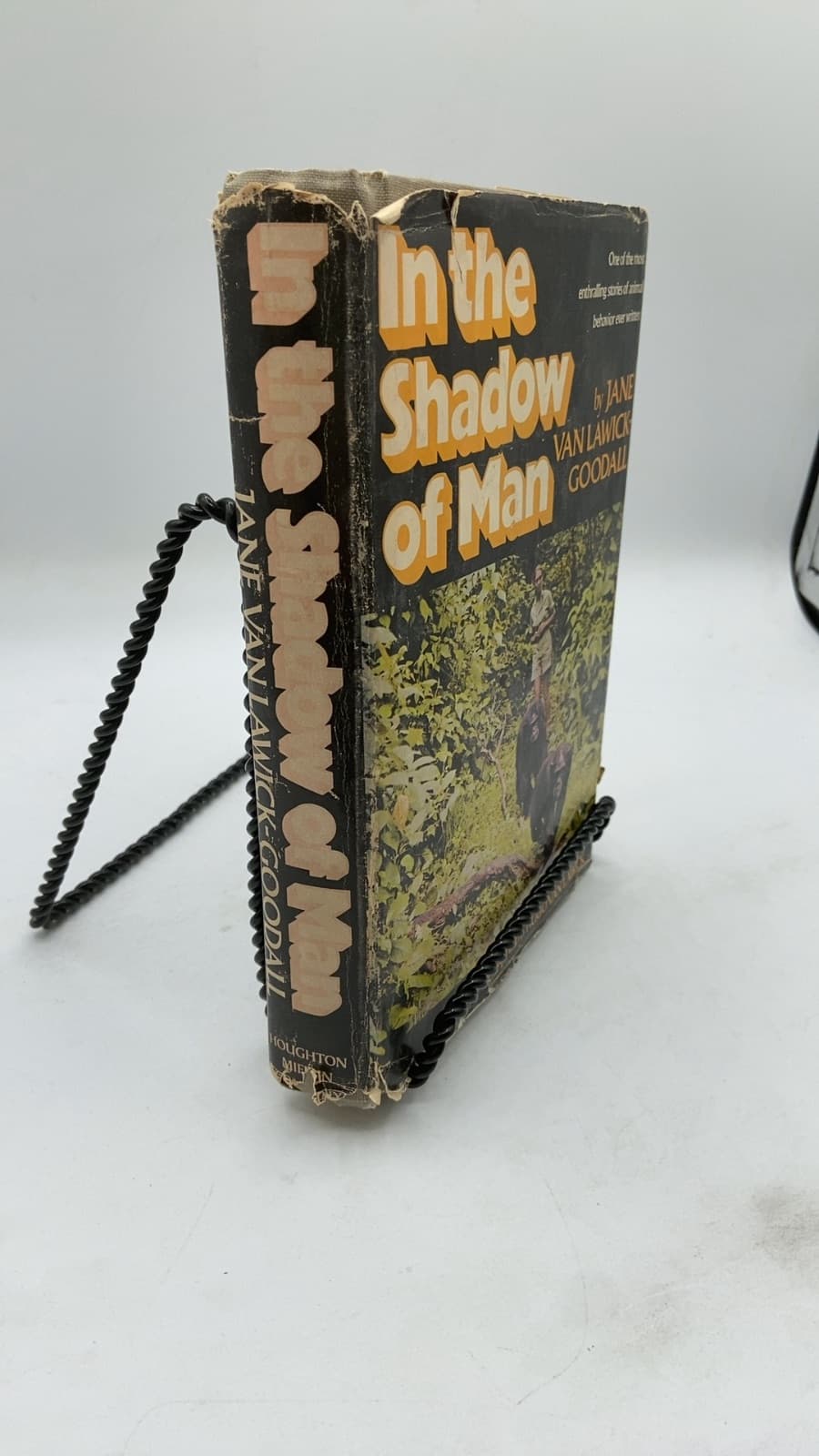 In the Shadow of Man by Jane van Lawick-Goodall - front cover