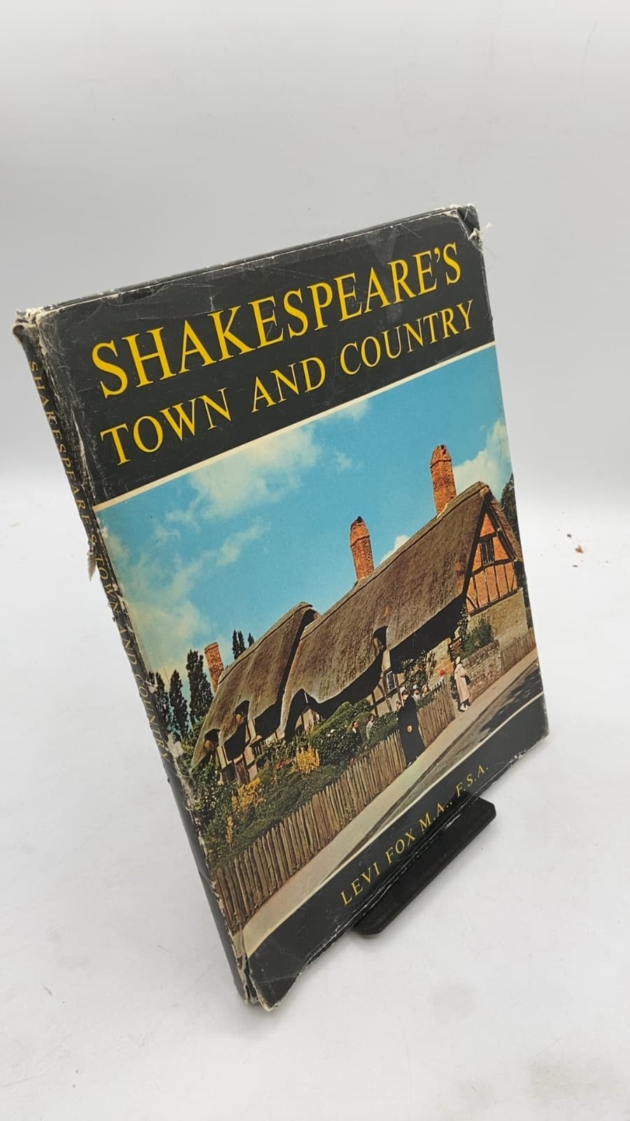 Shakespeare's Town AND Country by Levi FOX - front cover