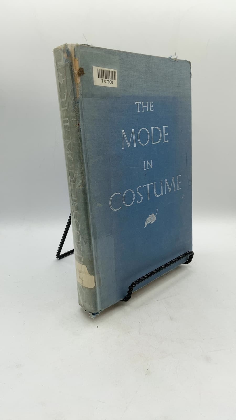THE Mode IN Costume by R. Turner Wilcox - front cover