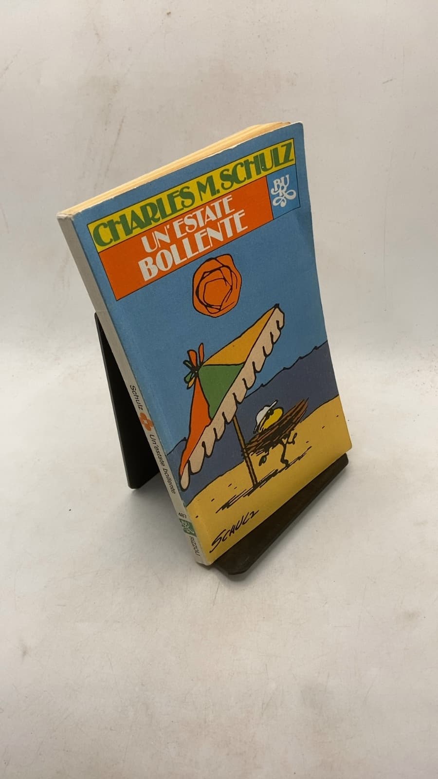 Un'estate bollente by Charles M. Schulz - front cover