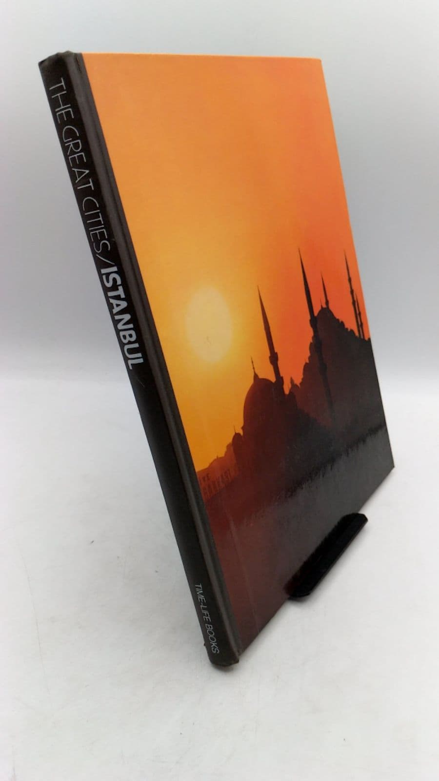 Istanbul by Colin Thubron and the Editors of Time-Life Books - front cover
