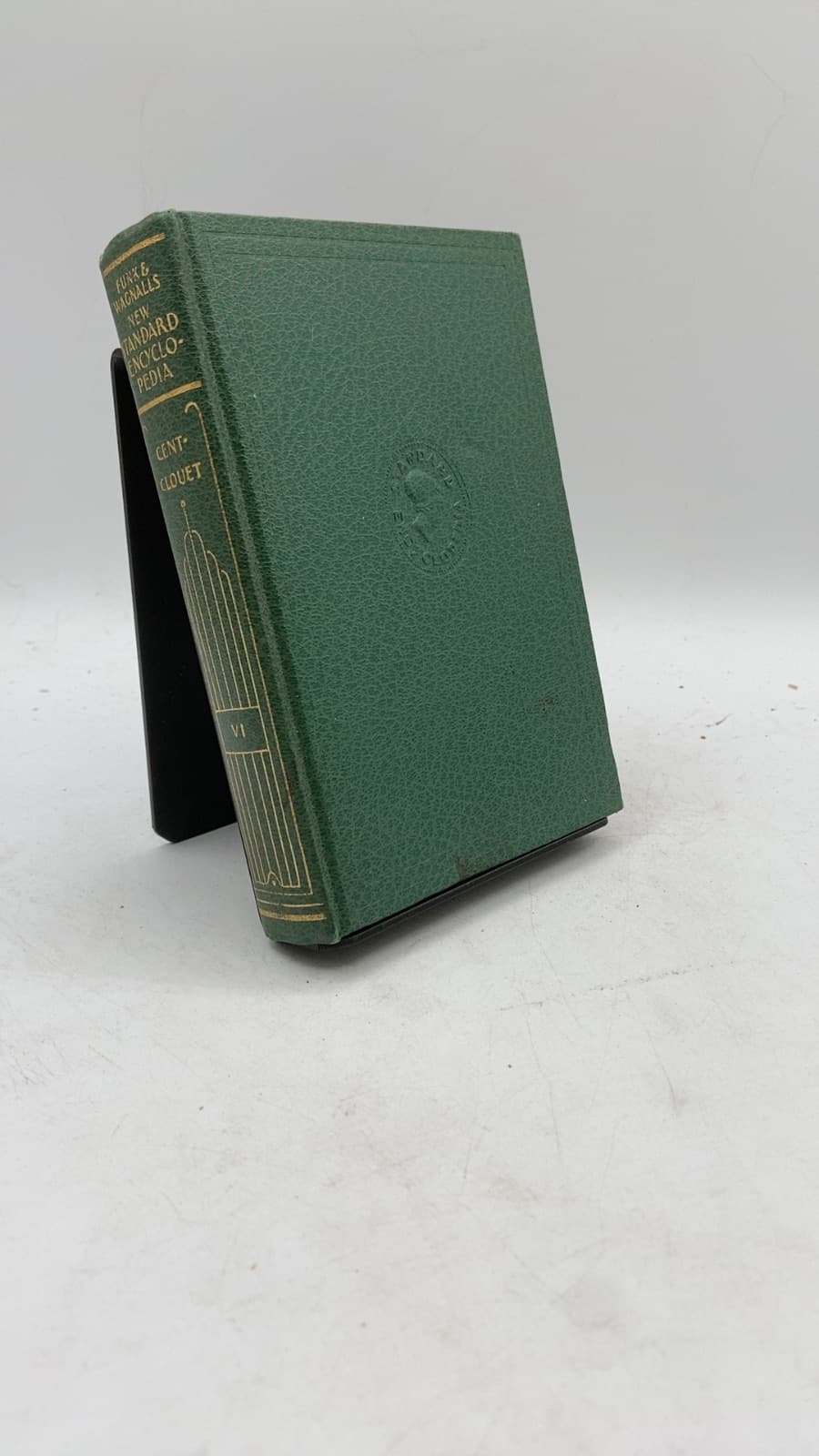 Funk & Wagnalls New Standard Encyclopedia of Universal Knowledge - front cover
