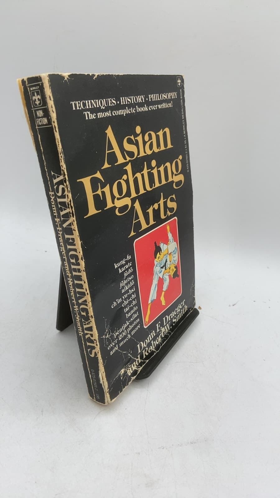 Asian Fighting Arts by Donn F. Draeger and Robert W. Smith - front cover