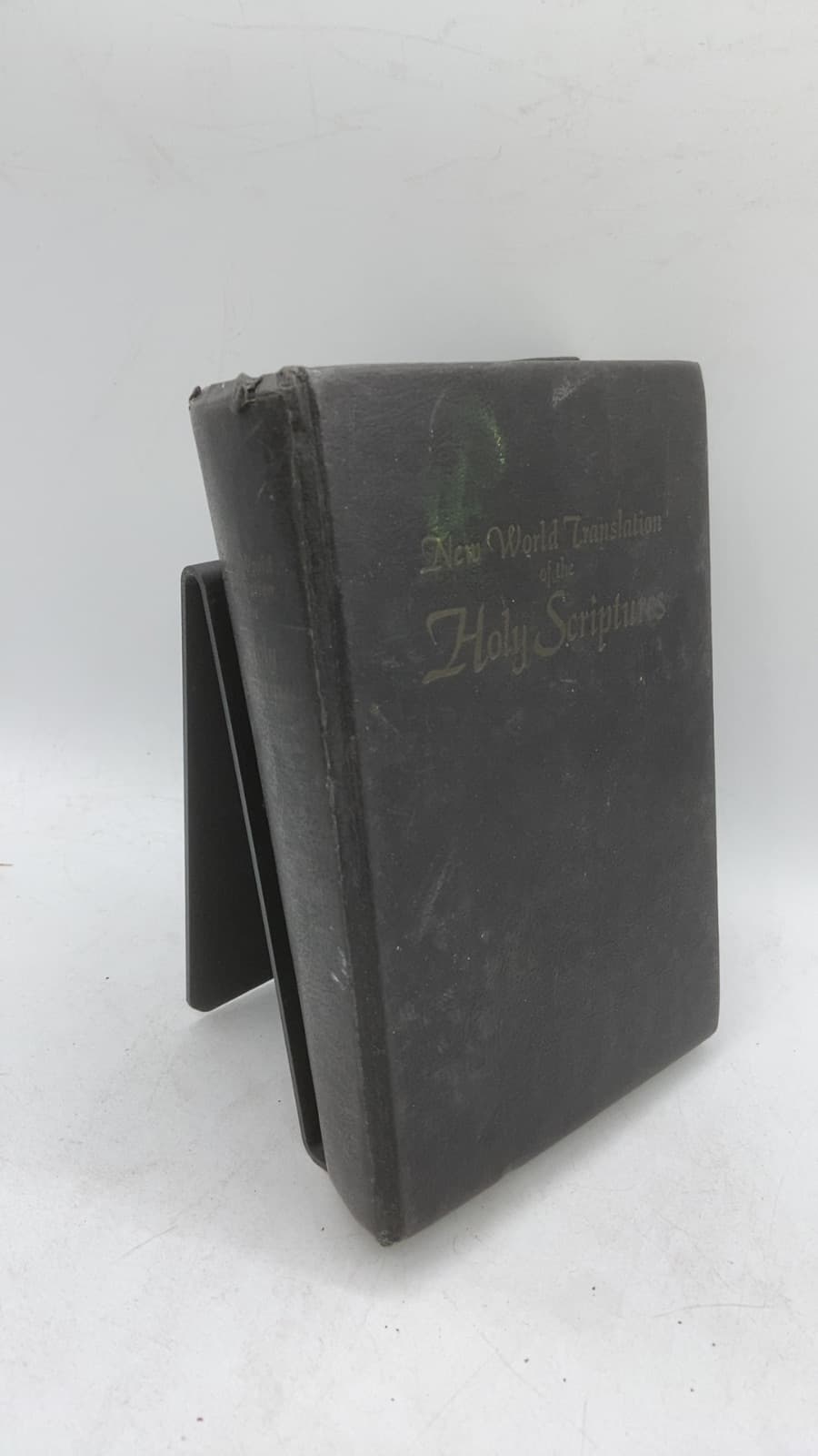 New World Translation of the Holy Scriptures by New World Bible Translation Committee - front cover
