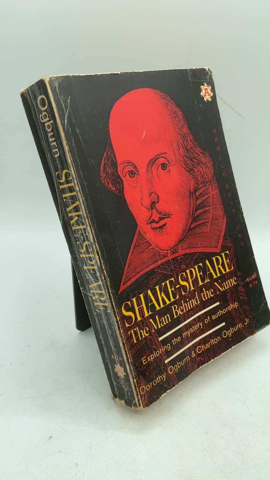 Shake-Speare THE MAN Behind THE Name by Dorothy Ogburn and Charlton Ogburn, Jr. - front cover