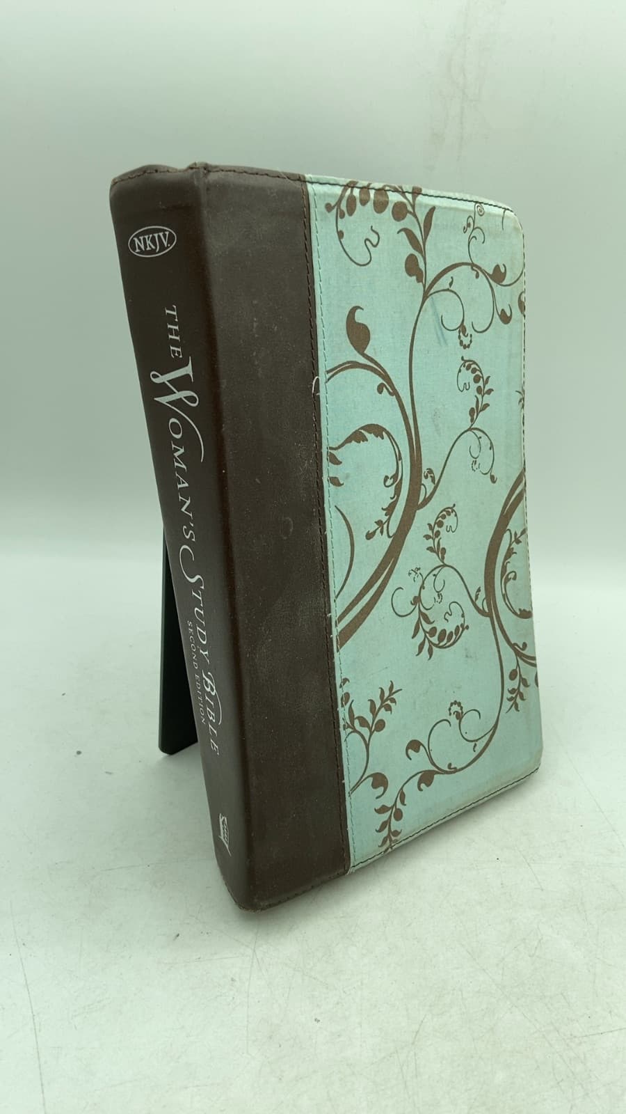The Woman's Study Bible, New King James Version, Second Edition by Dorothy Kelley Patterson; Rhonda Harrington Kelley - front cover