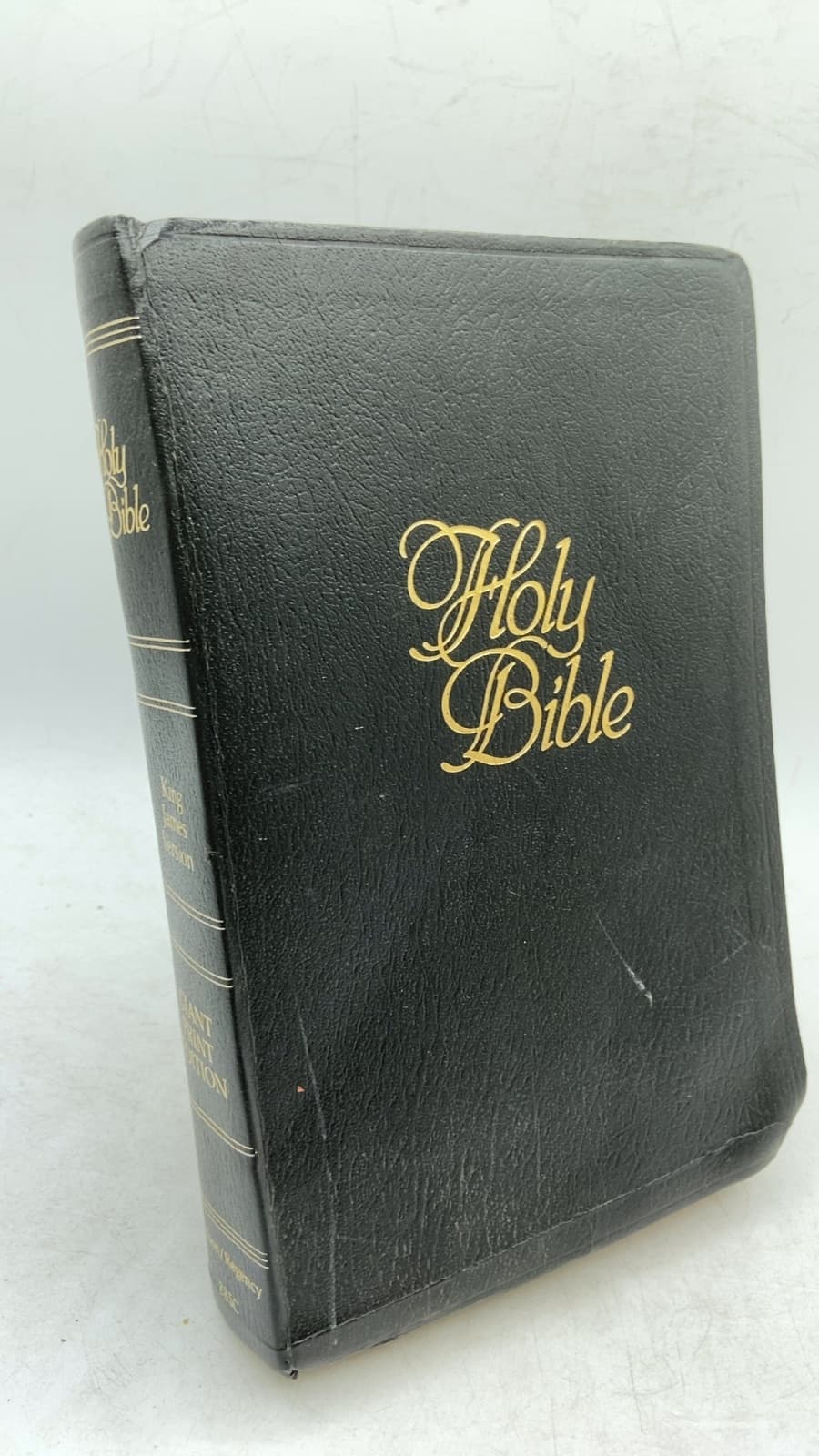 The Holy Bible: Old and New Testaments in the King James Version - front cover