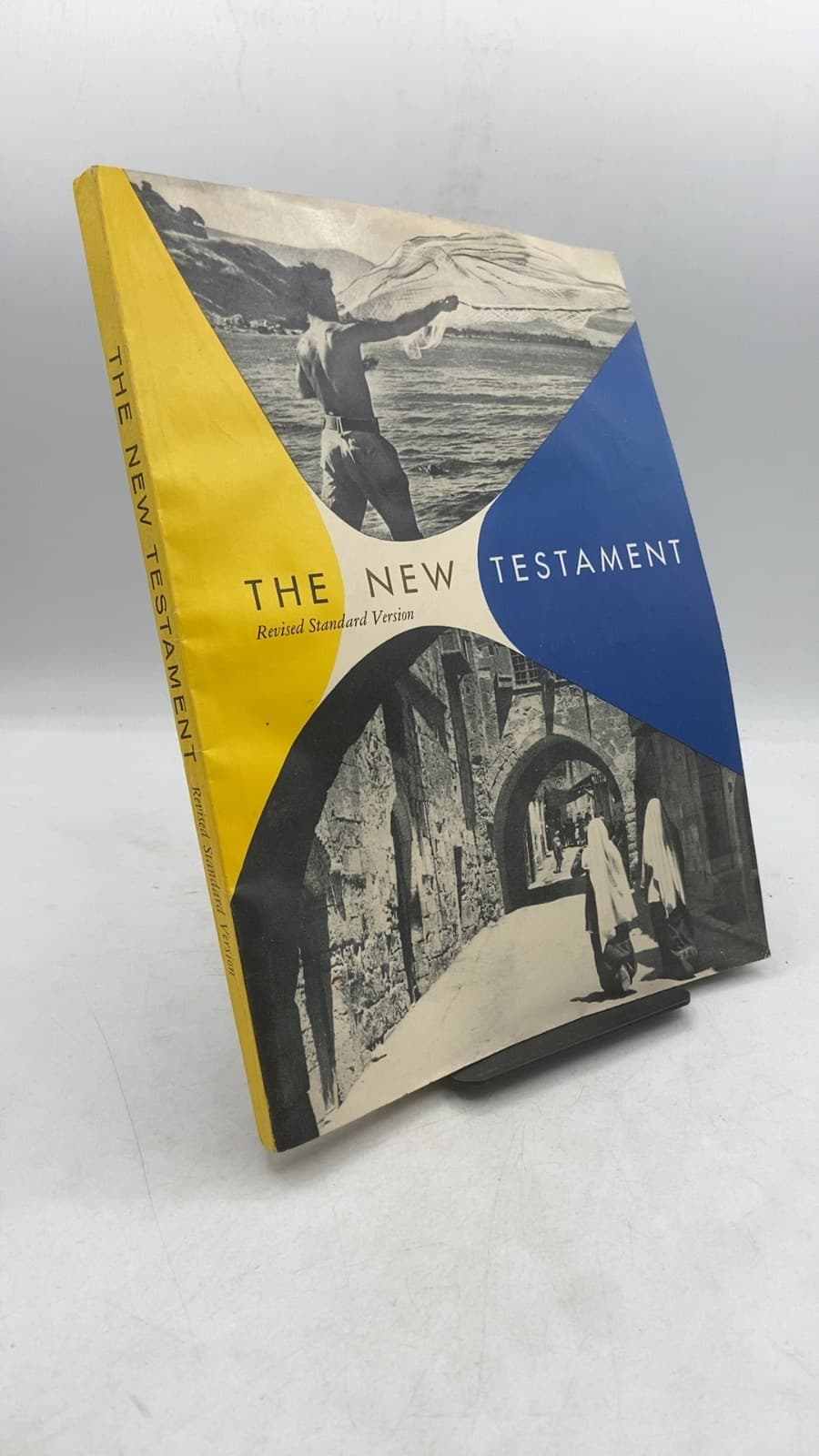 The New Testament of Our Lord and Savior Jesus Christ: Revised Standard Version With Pictures - front cover