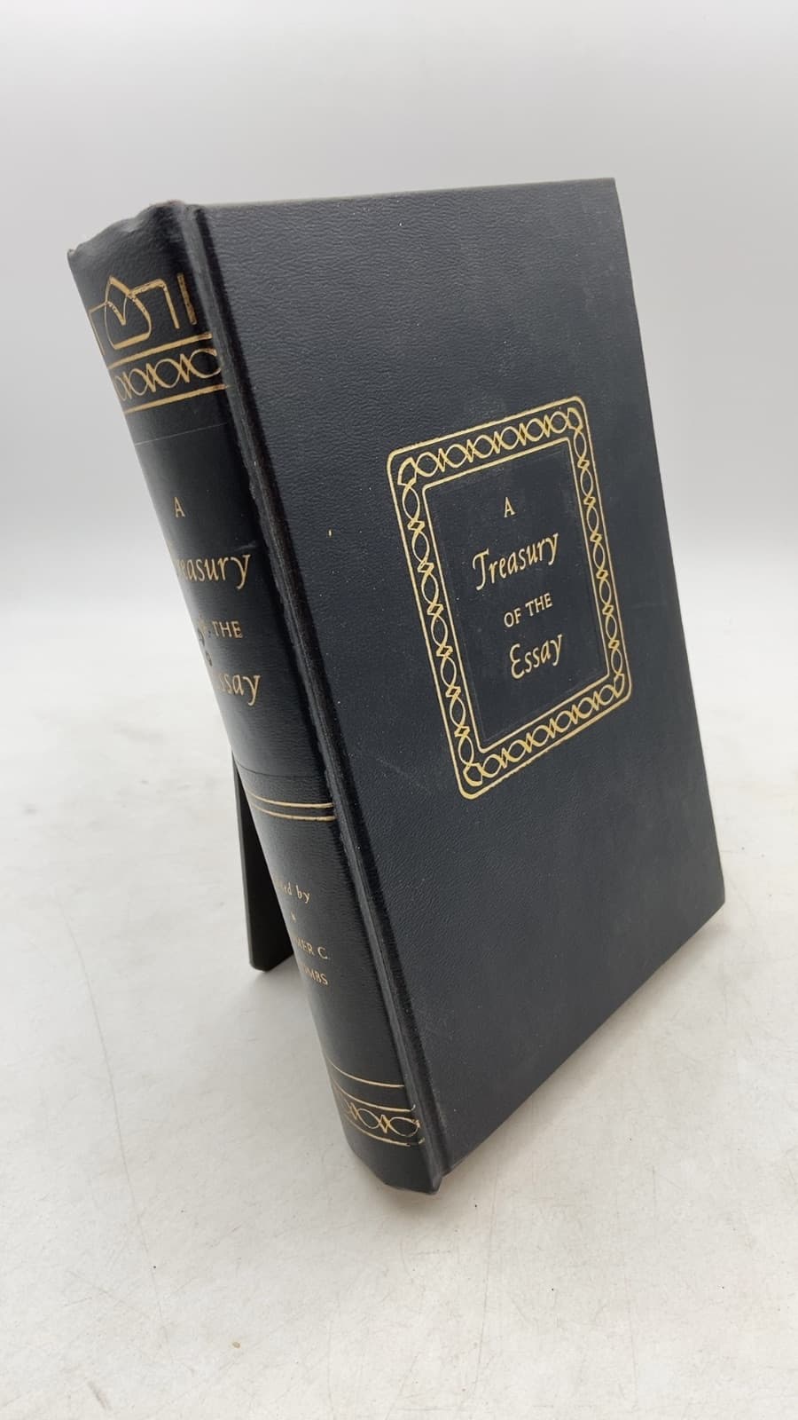 A Treasury of the Essay: From Montaigne to E. B. White by Homer C. Combs - front cover