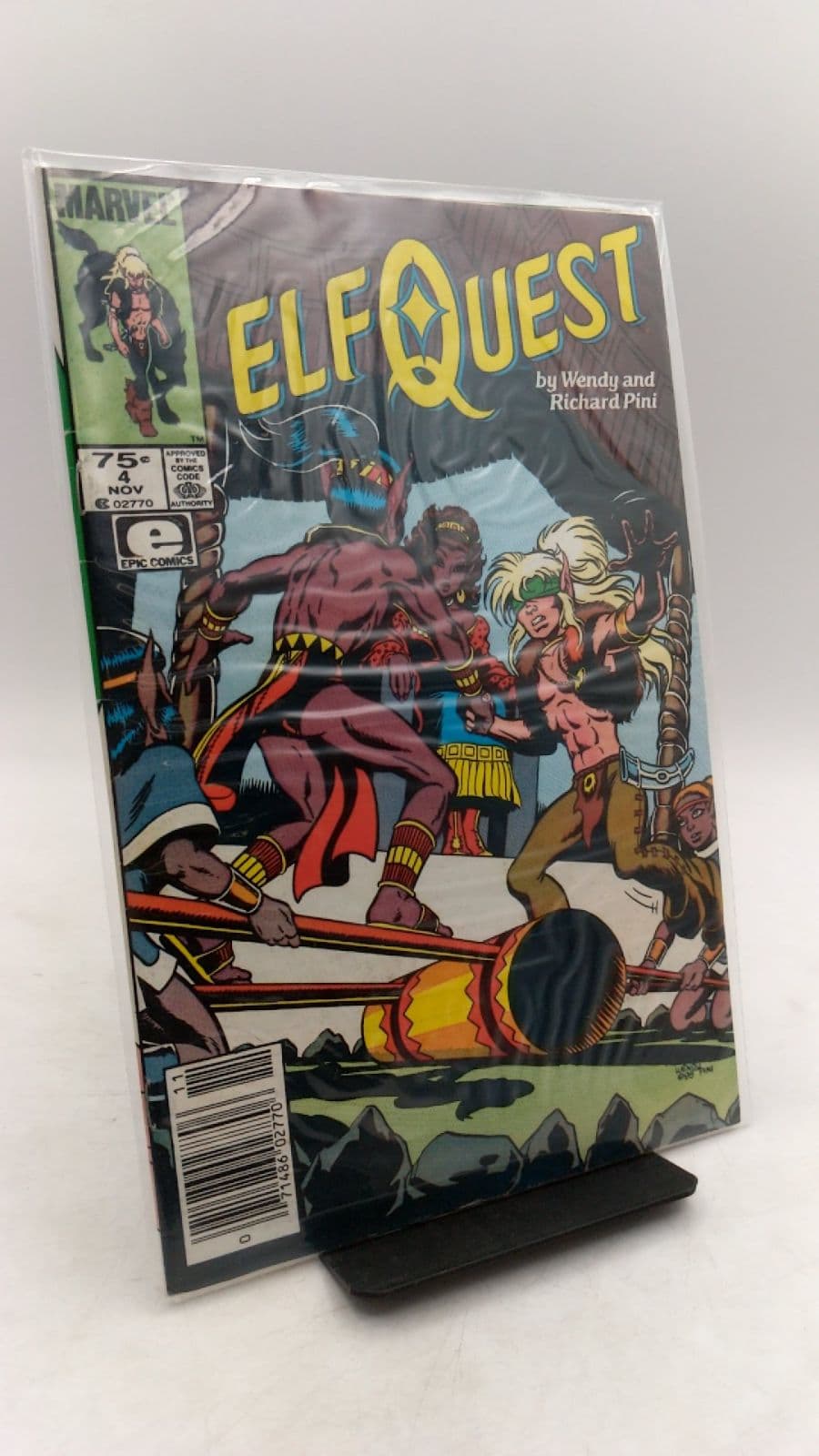 Elfquest #4 by Wendy and Richard Pini - front cover