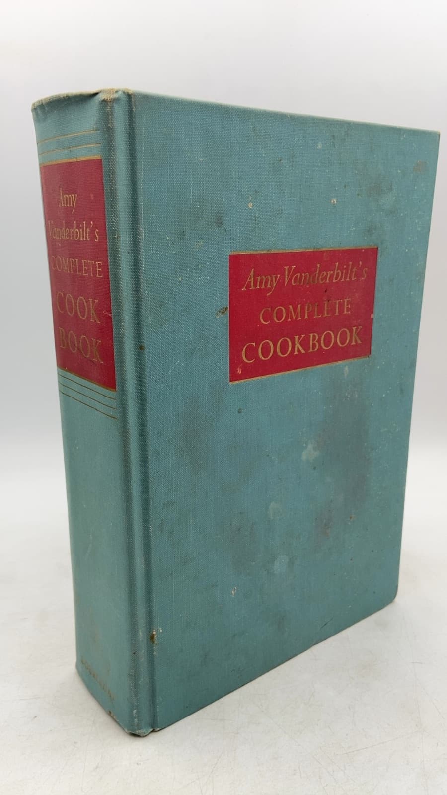 Amy Vanderbilt's Complete Cookbook by Amy Vanderbilt - front cover