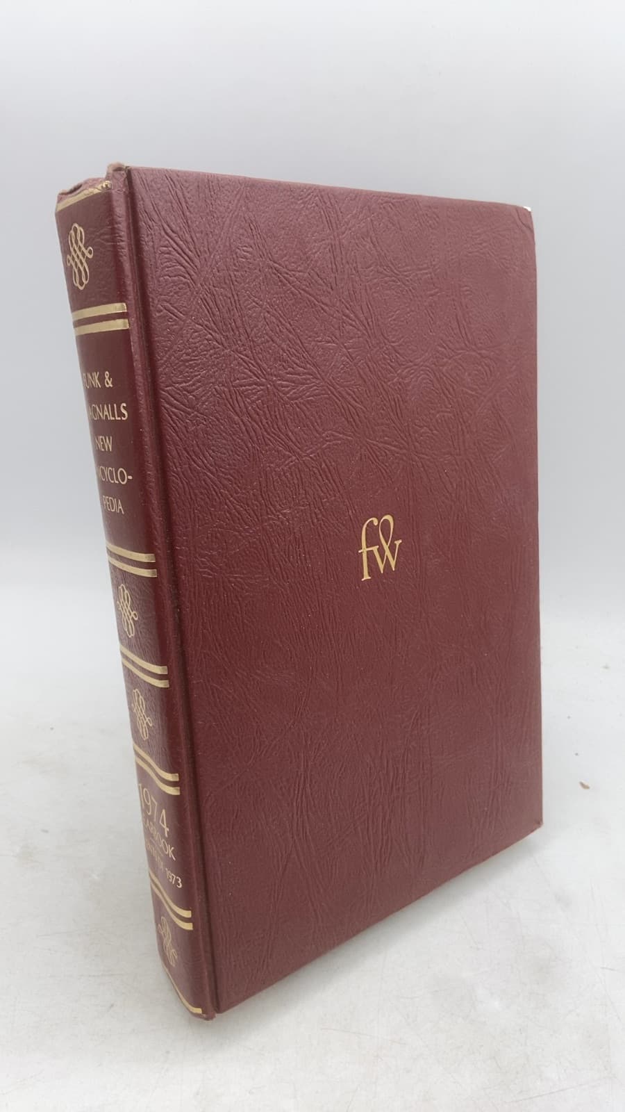 Funk & Wagnalls New Encyclopedia 1974 Yearbook by William H. Hendelson, Editor in Chief - front cover