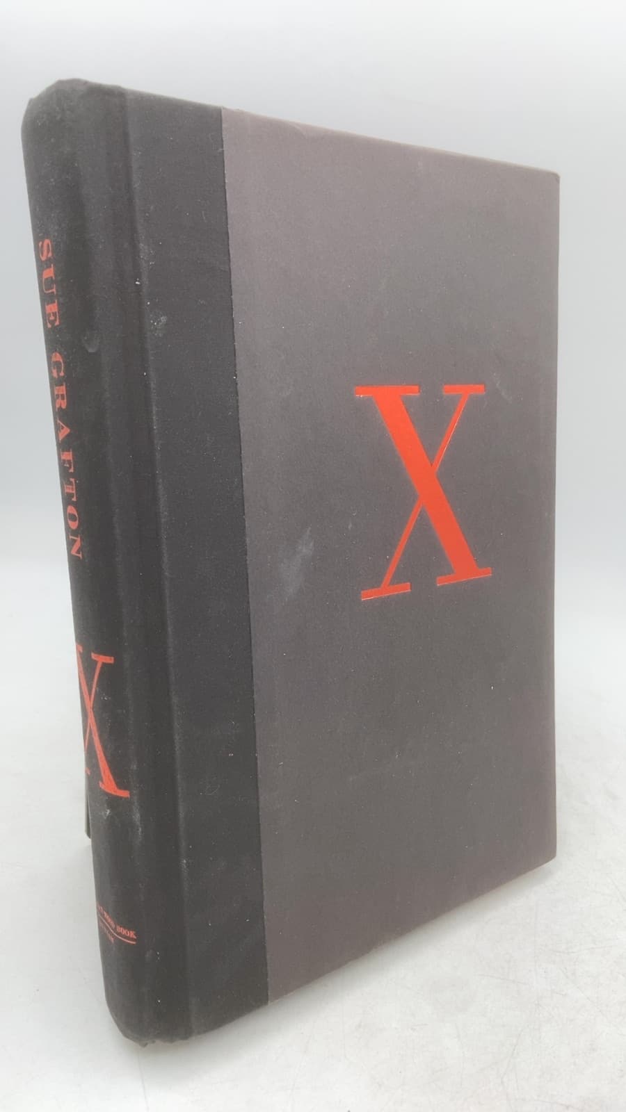 X by Sue Grafton - front cover