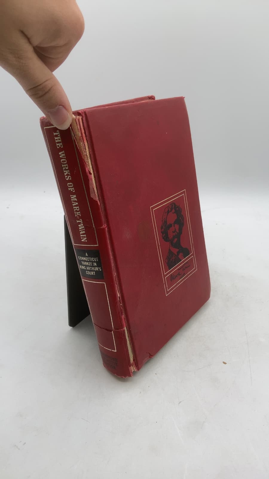A Connecticut Yankee in King Arthur's Court by Mark Twain - front cover