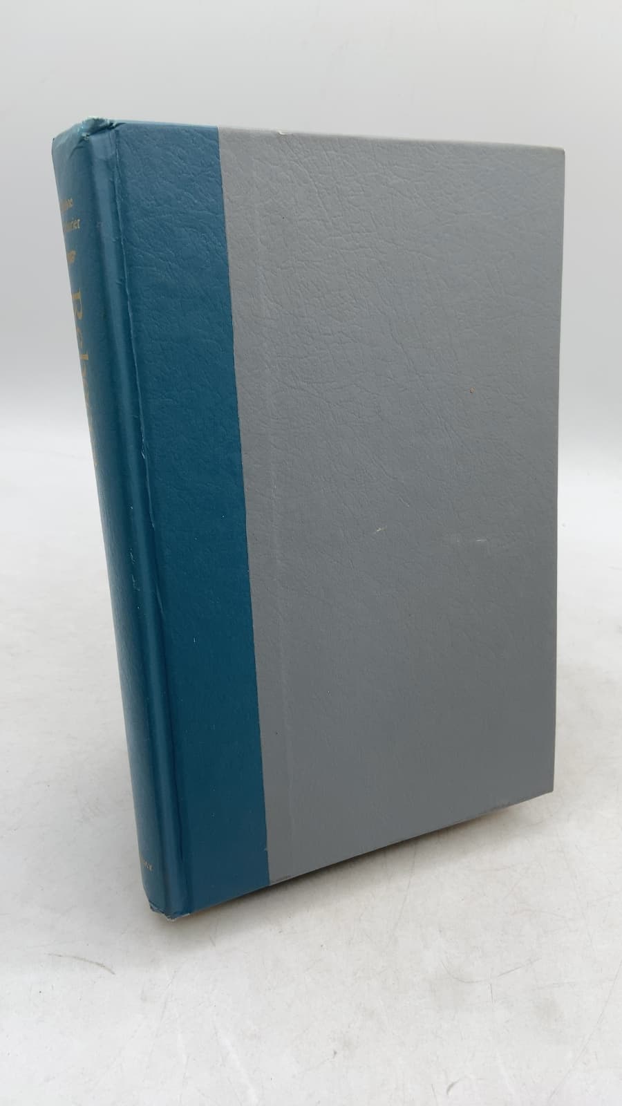 Rebecca by Daphne du Maurier - front cover