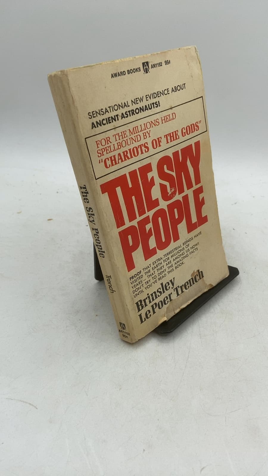 THE SKY People by Brinsley Le Poer Trench - front cover