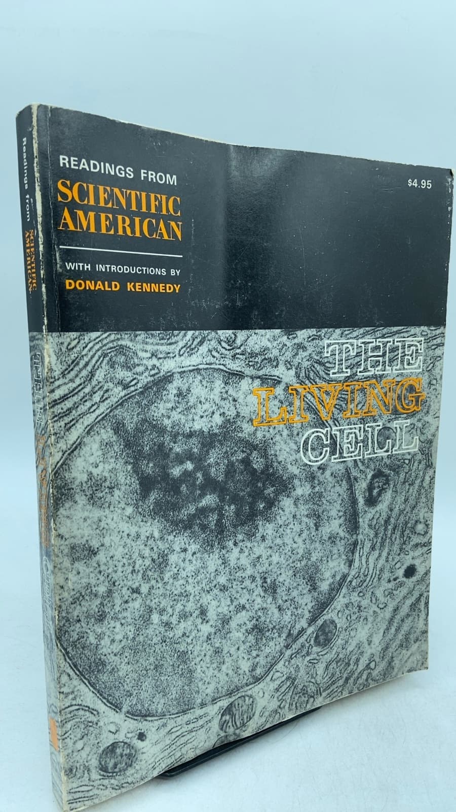 THE Living Cell by Donald Kennedy (Introductions) - front cover