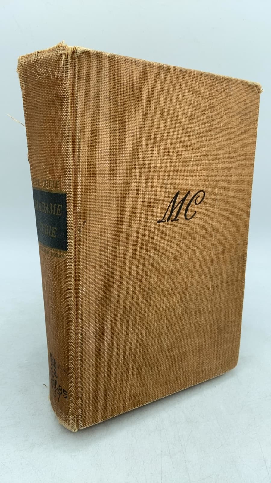 Madame Curie: A Biography by Eve Curie - front cover