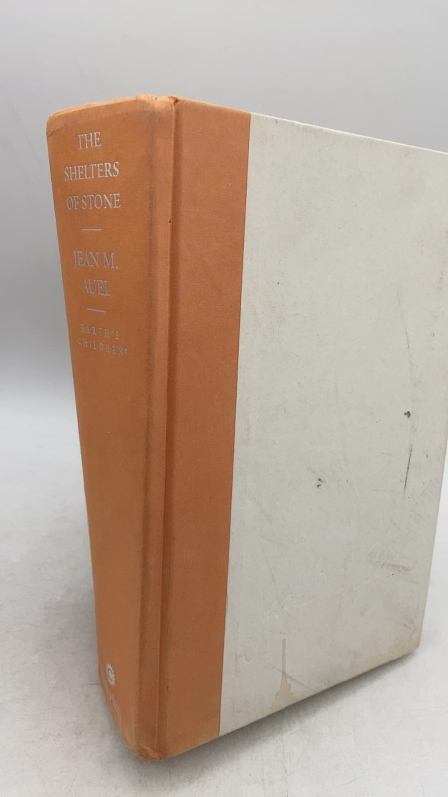 The Shelters of Stone by Jean M. Auel - front cover