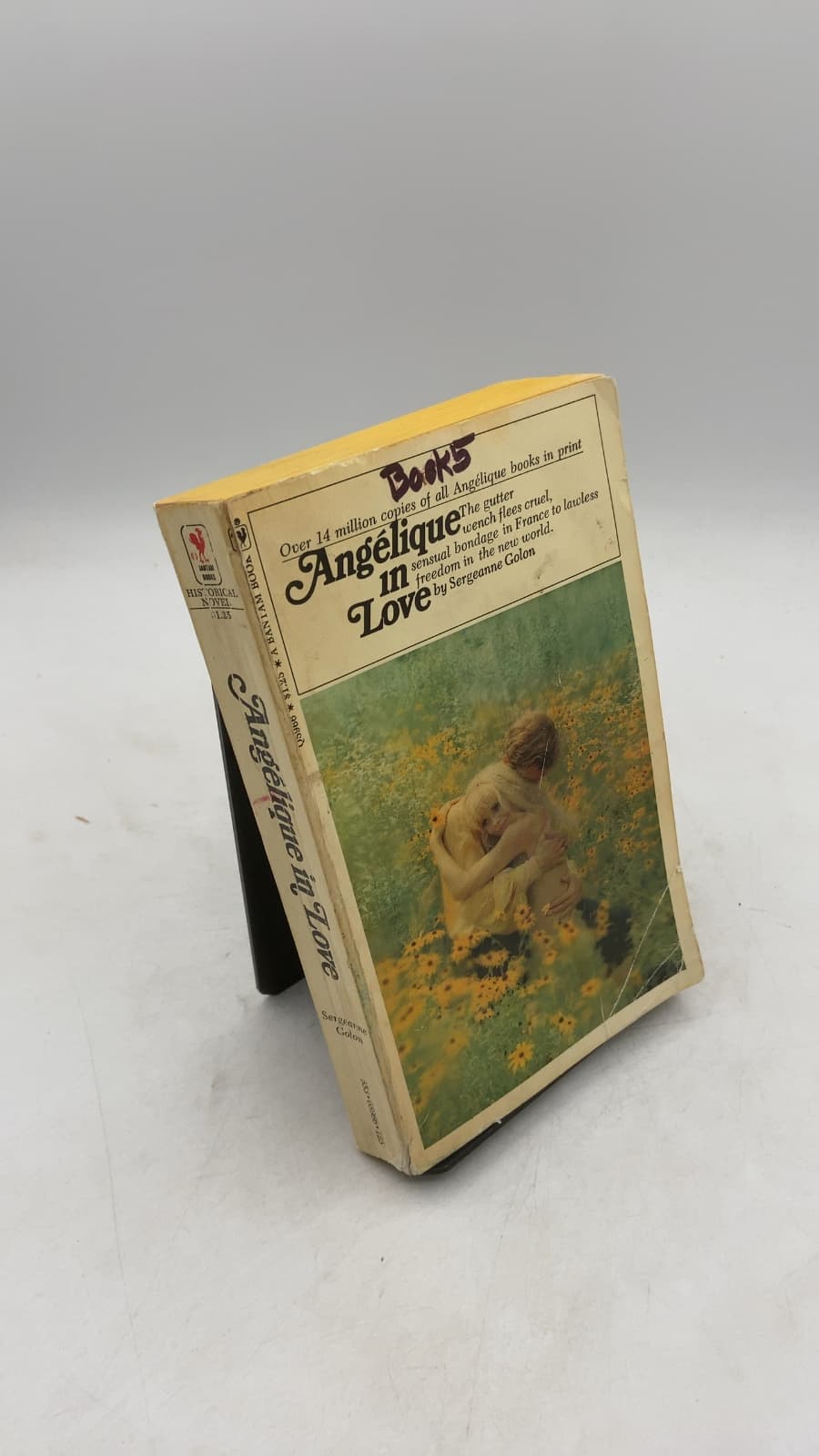 Angélique in Love by Sergeanne Golon - front cover
